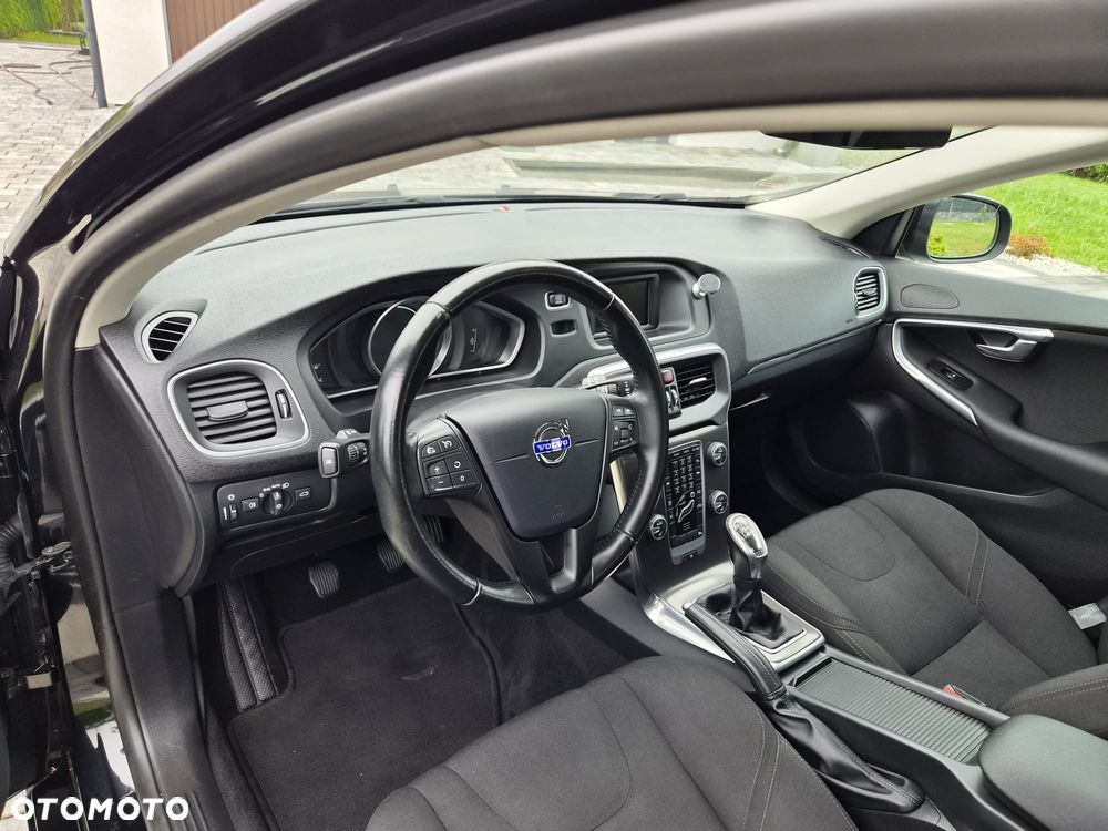 Volvo V40 D2 - 18