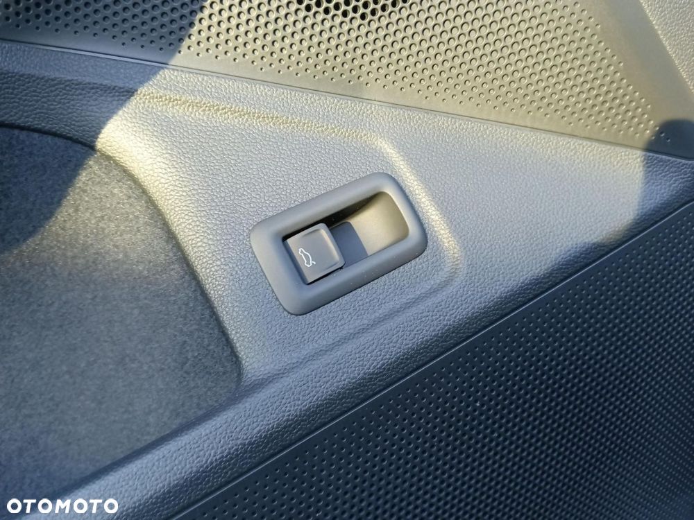 Volkswagen Passat - 12