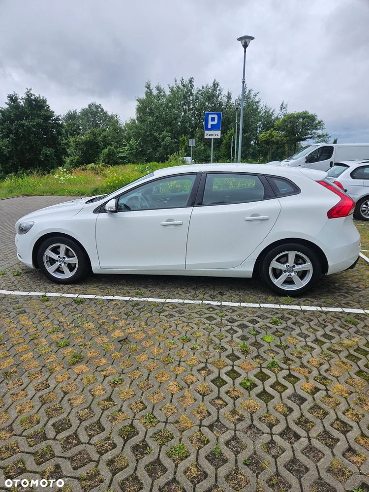Volvo V40 T3 Momentum - 4
