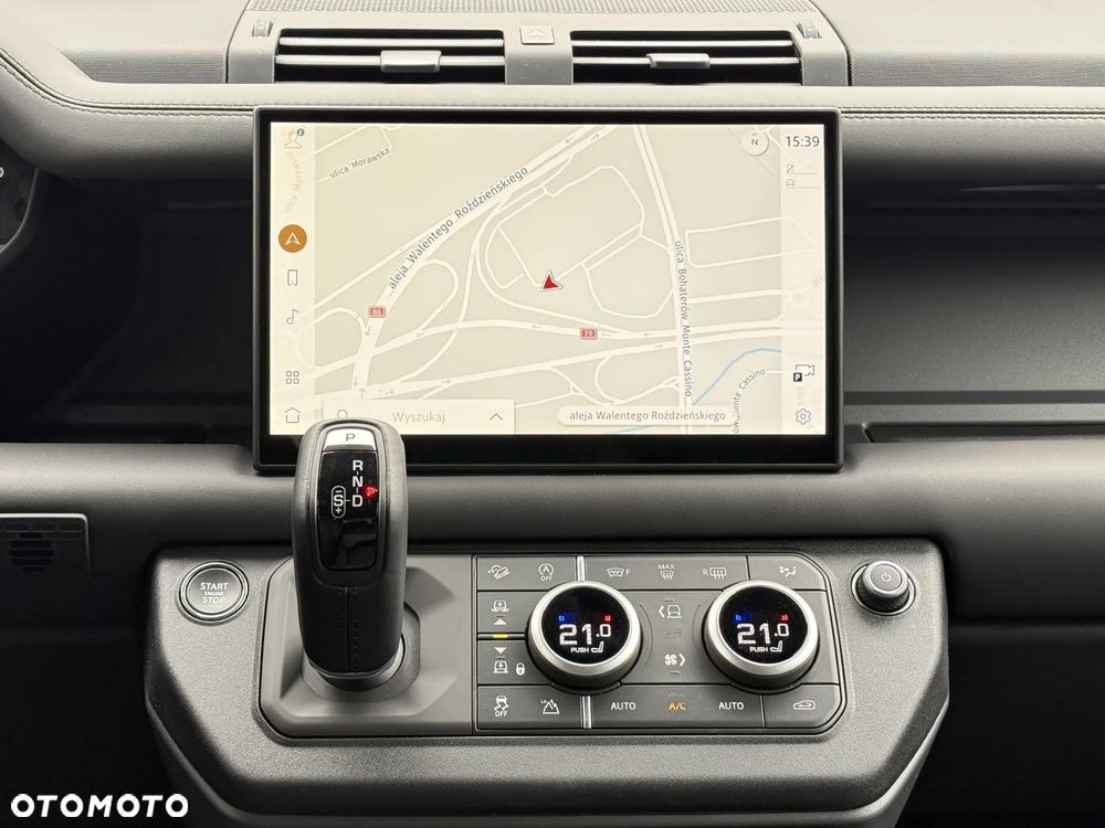 Land Rover Defender 110 D300 X-Dynamic HSE - 12
