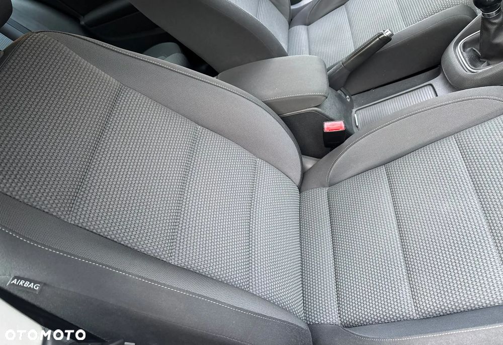 Volkswagen Golf - 15
