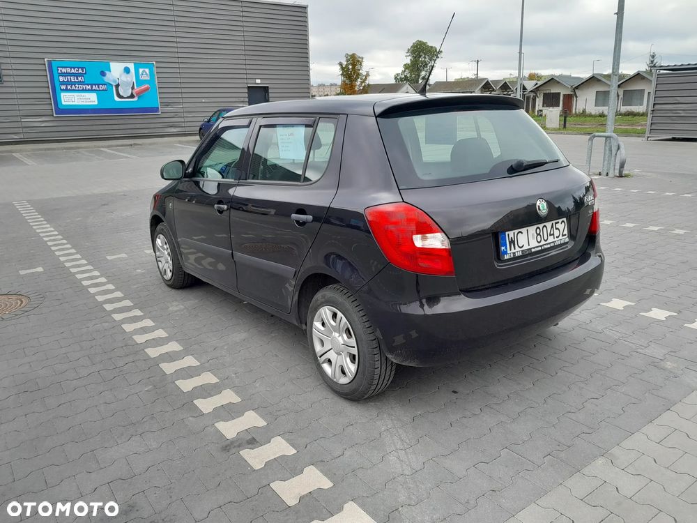 Skoda Fabia 2009 photo 4