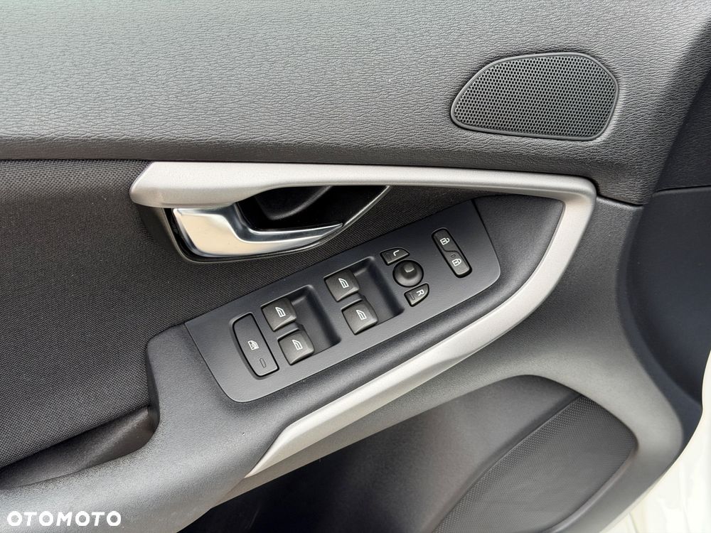 Volvo V40 T3 Drive-E Kinetic - 24