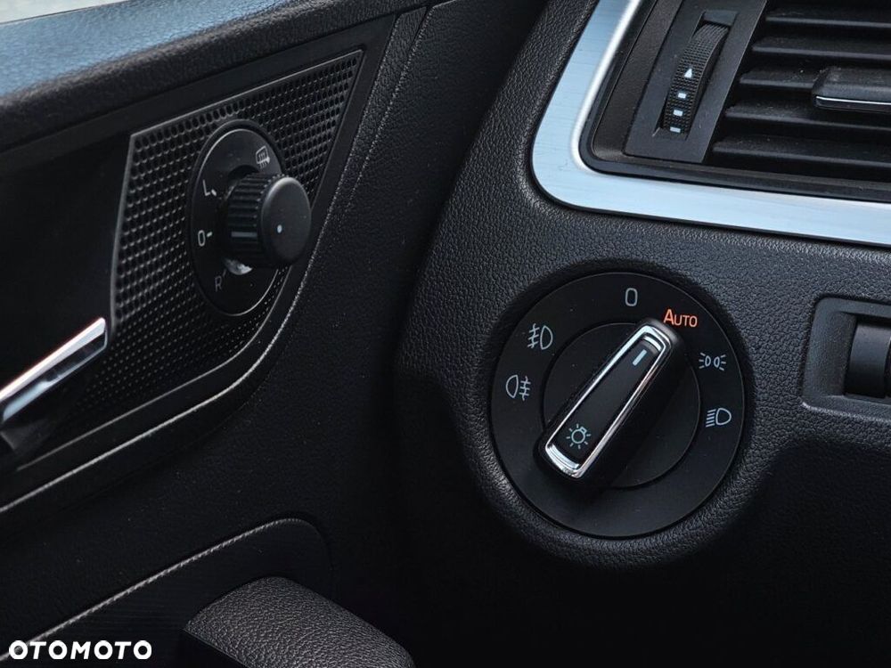 Skoda RAPID 1.6 TDI DPF Ambition - 12
