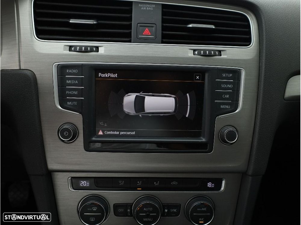 VW Golf Variant 1.6 TDi BlueMotion Confortline - 21
