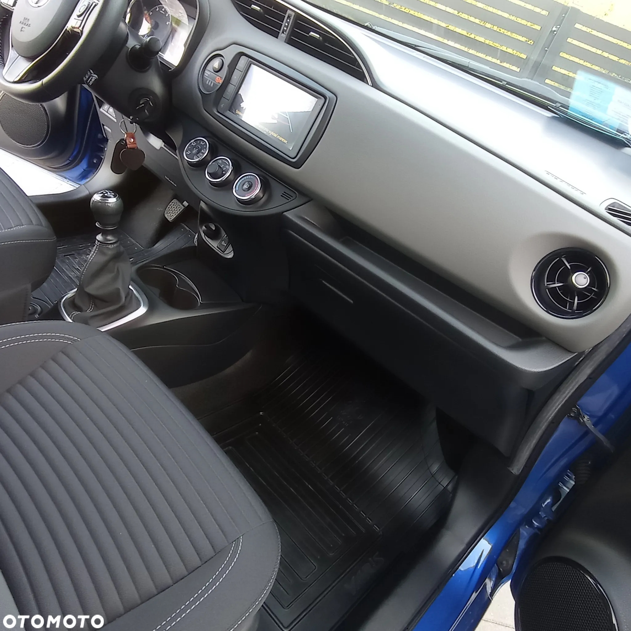 Toyota Yaris 1.5 Premium - 14