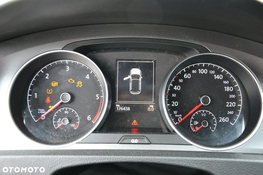 Volkswagen Golf - 21
