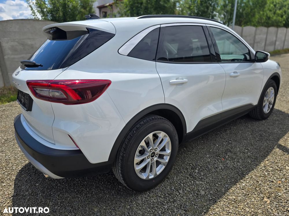 Ford Kuga 1.5 EcoBoost A8 FWD Titanium - 4