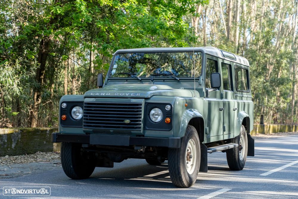 Land Rover Defender - 1