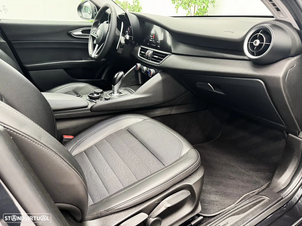 Alfa Romeo Giulia 2.2 D Super AT8 - 19