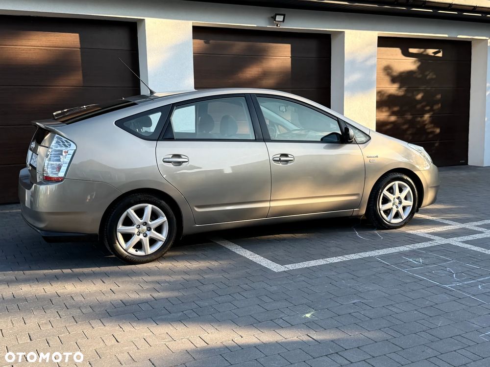 Toyota Prius 1.5 VVT-i Sol - 8