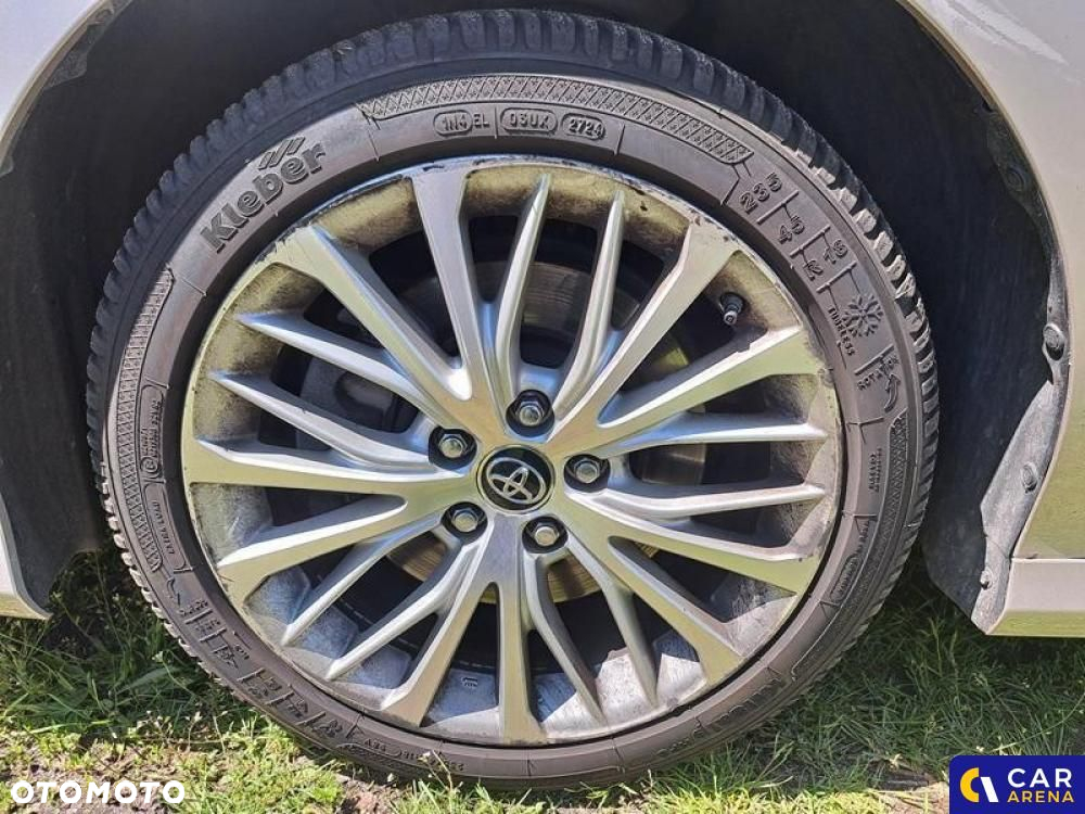 Toyota Camry - 12