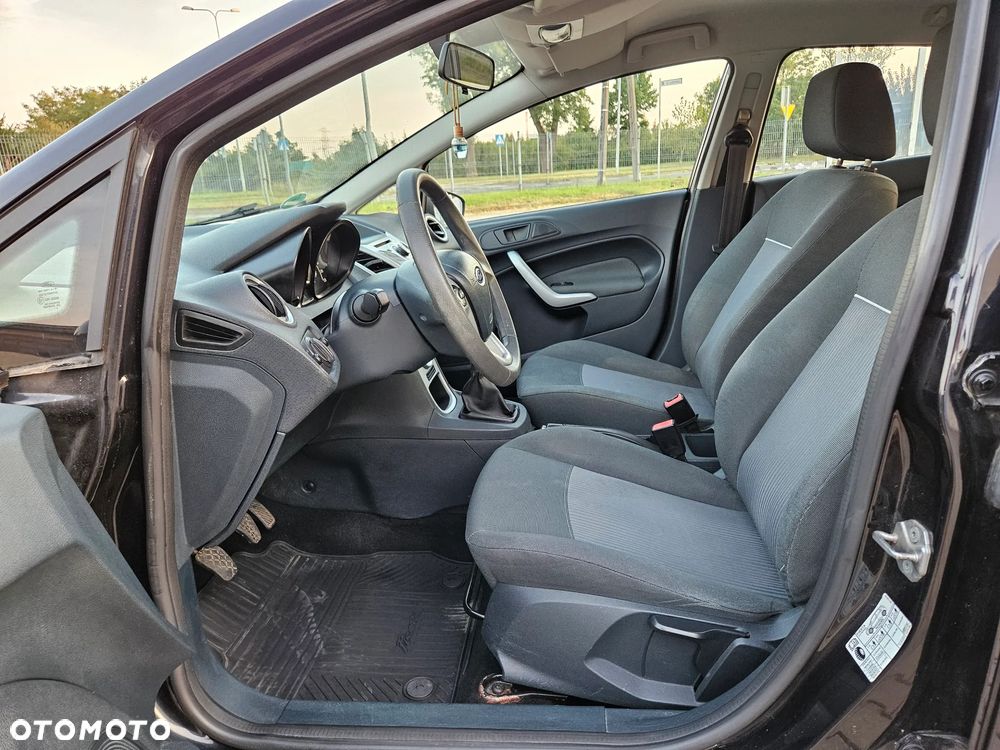 Ford Fiesta - 9