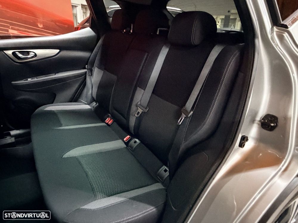 Nissan Qashqai 1.2 DIG-T N-Connecta RS 18 - 8