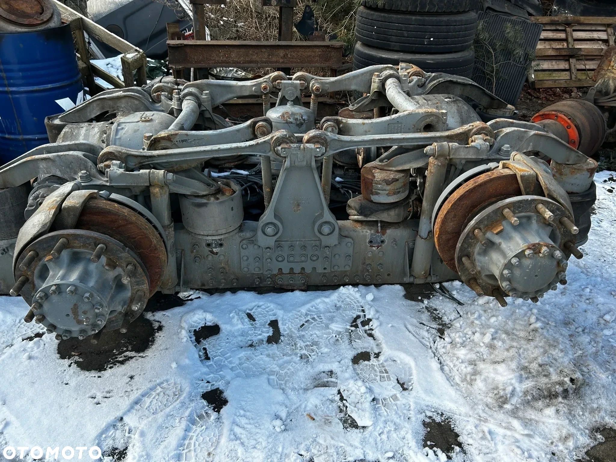 VOLVO FH4 6X4 Mosty napędowe RTS 2370 A przełożenie 3.09 (Poduszka) - 1
