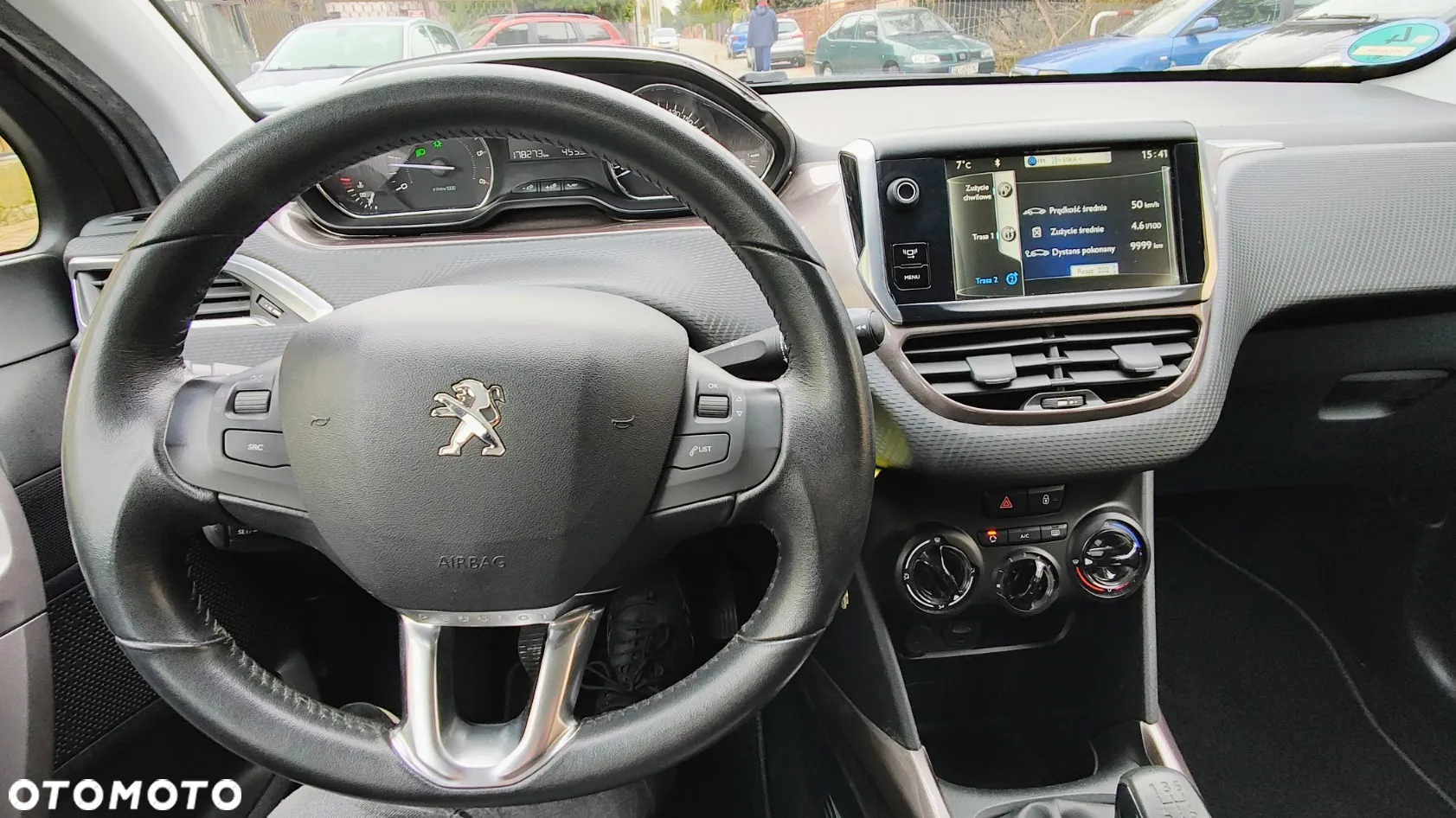 Peugeot 2008 1.6 e-HDi Style S&S - 17