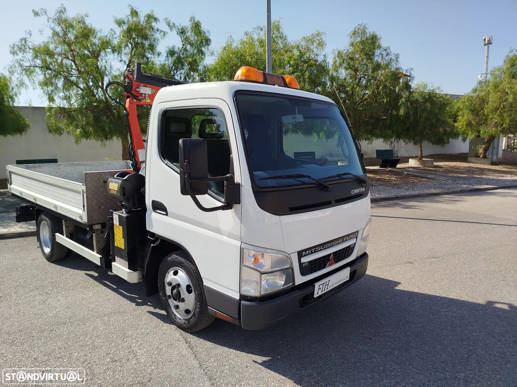 Mitsubishi Canter Fuso Grua - 1