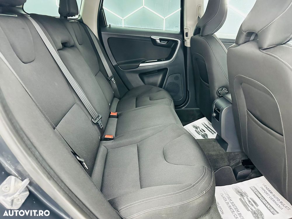 Volvo XC 60 D3 Momentum - 8