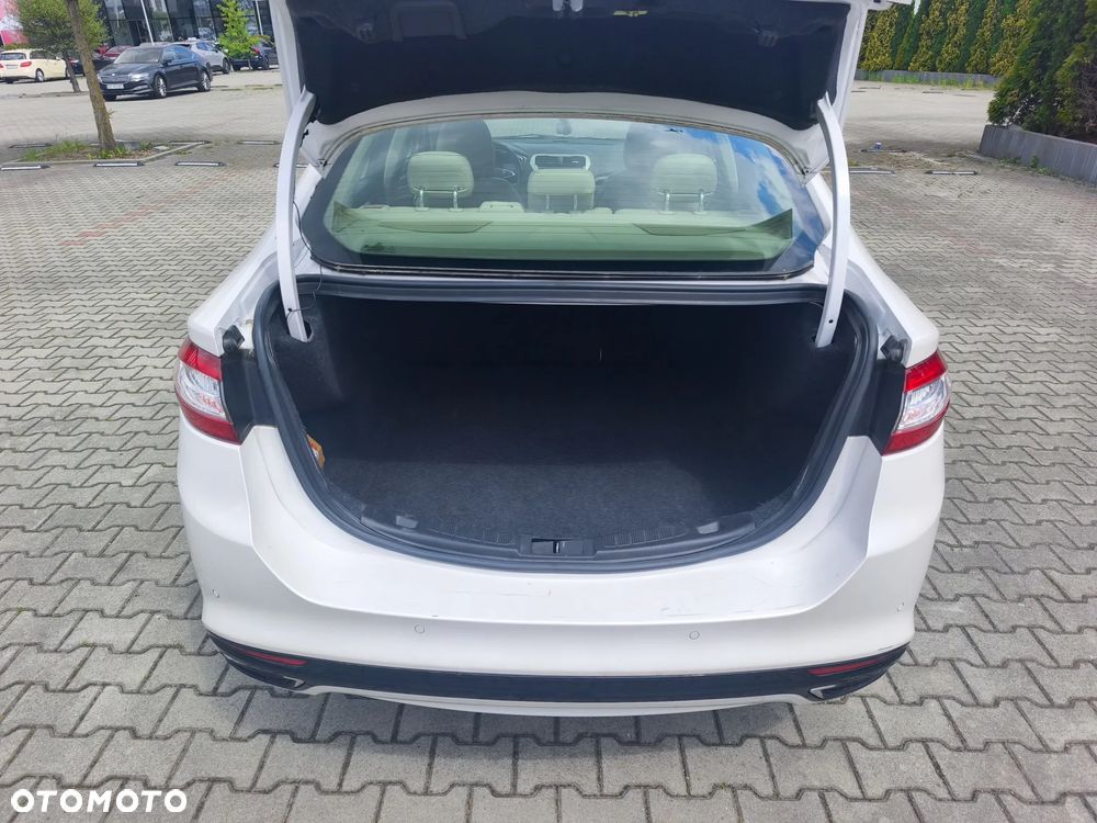 Ford Fusion - 11