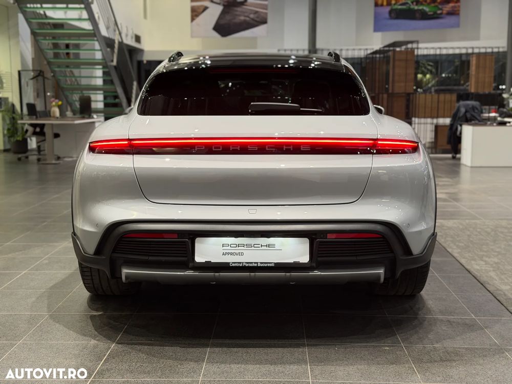 Porsche Taycan 4 - 8