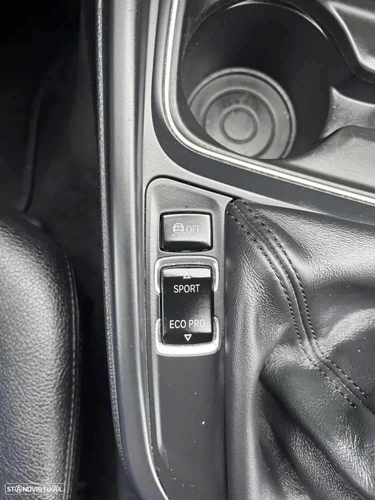 BMW 320 d Touring Line Sport - 36