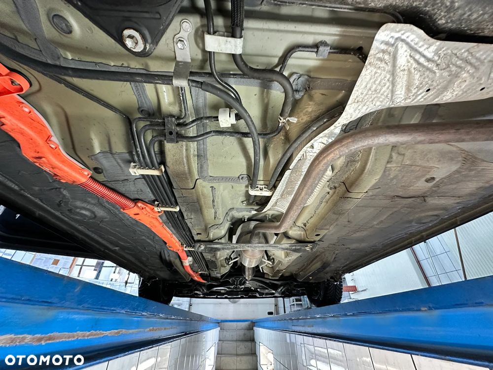 Toyota Yaris Hybrid 100 Business Edition - 41