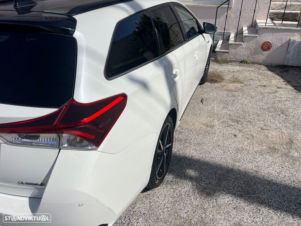 Toyota Auris Touring Sports 1.8 HSD Comfort +P.Techno+P.Sport - 6