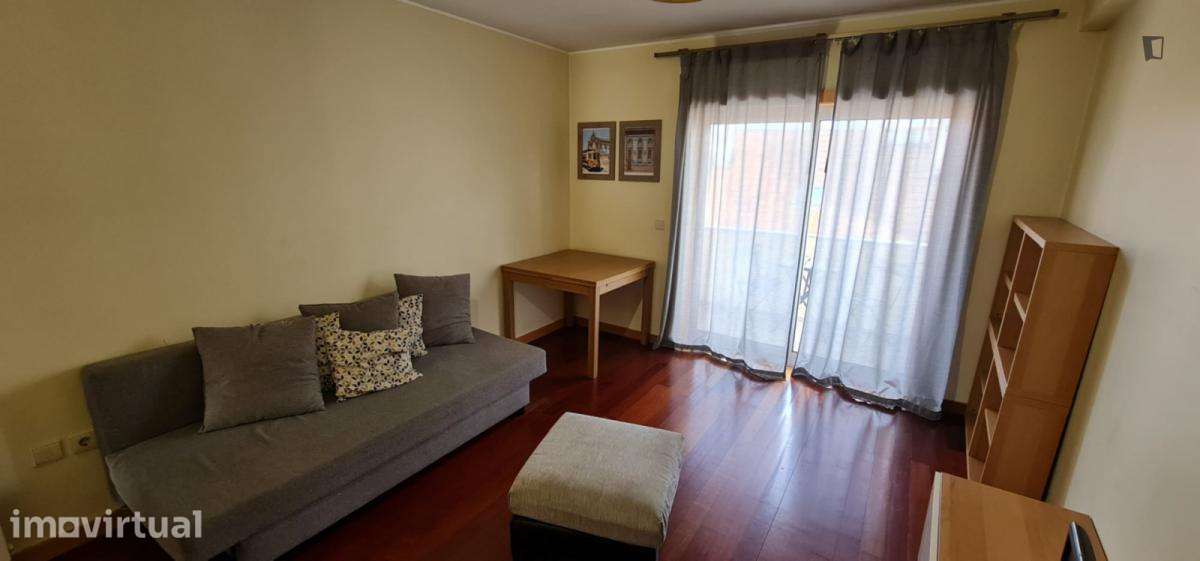 Apartamento com 1 quartos - localizado em Paranhos Porto - Grande imagem: 3/21