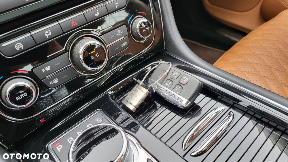 Jaguar XJ 3.0 T AWD Portfolio - 5