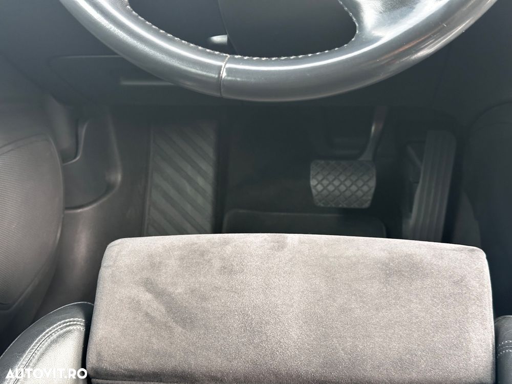 Audi Q3 2.0 TDI Quattro S tronic design - 18
