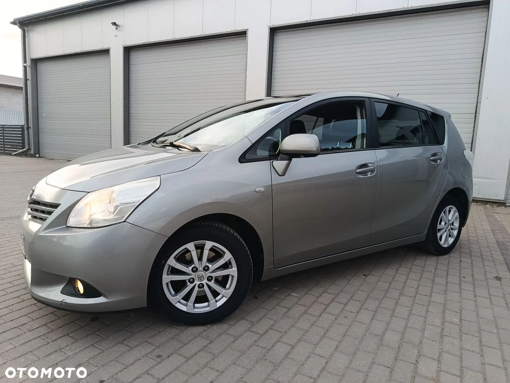 Toyota Verso 2.0 D-4D - 2