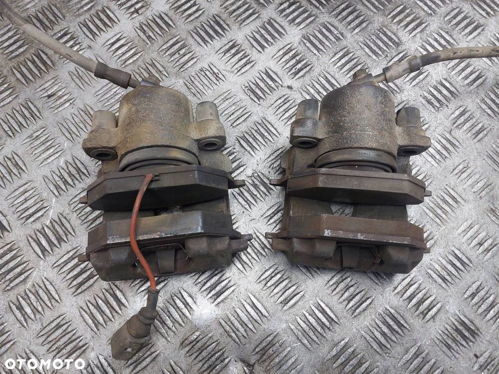 TARCZE HAMULCOWE PRZÓD + KLOCKI + ZACISKI VOLKSWAGEN BORA I 1.6 16V - 10