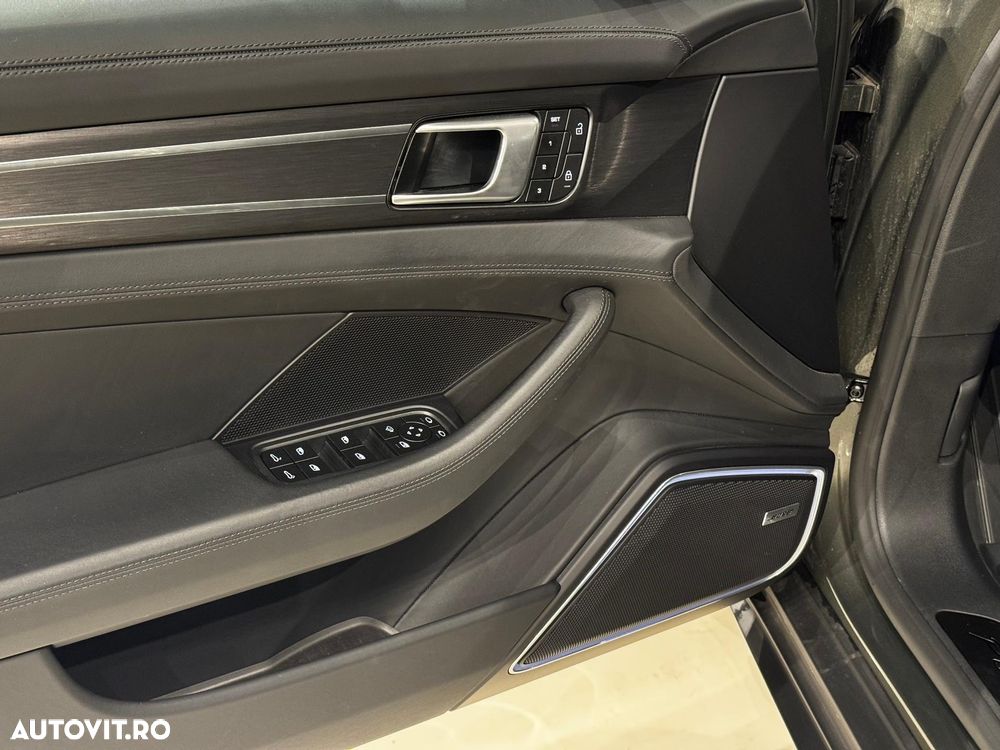Porsche Panamera 4 - 11