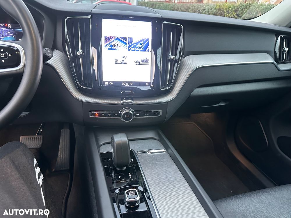 Volvo XC 60 B4 D Ultimate Dark - 22