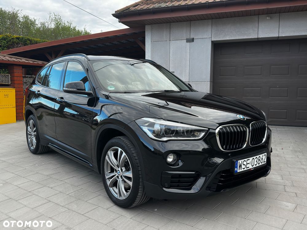 BMW X1 xDrive20i Sport Line - 1