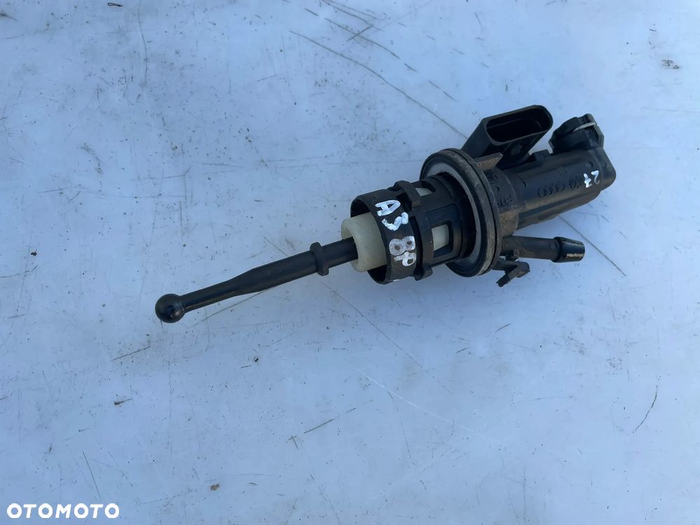 POMPKA POMPA SPRZĘGŁA VW GOLF V AUDI A3 8P 1K0721388S - 1