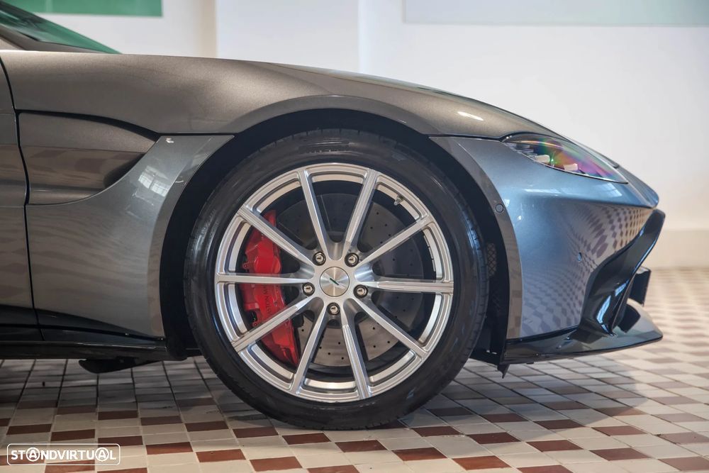 Aston Martin Vantage Coupe V8 - 11