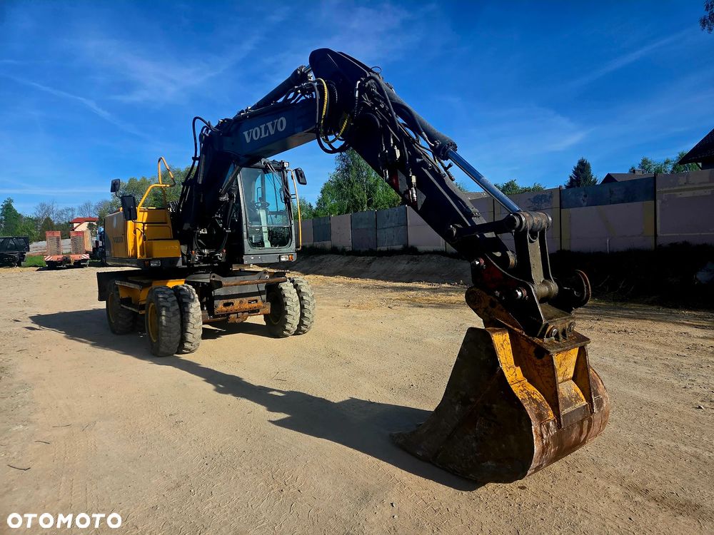 Volvo EW140C - 8