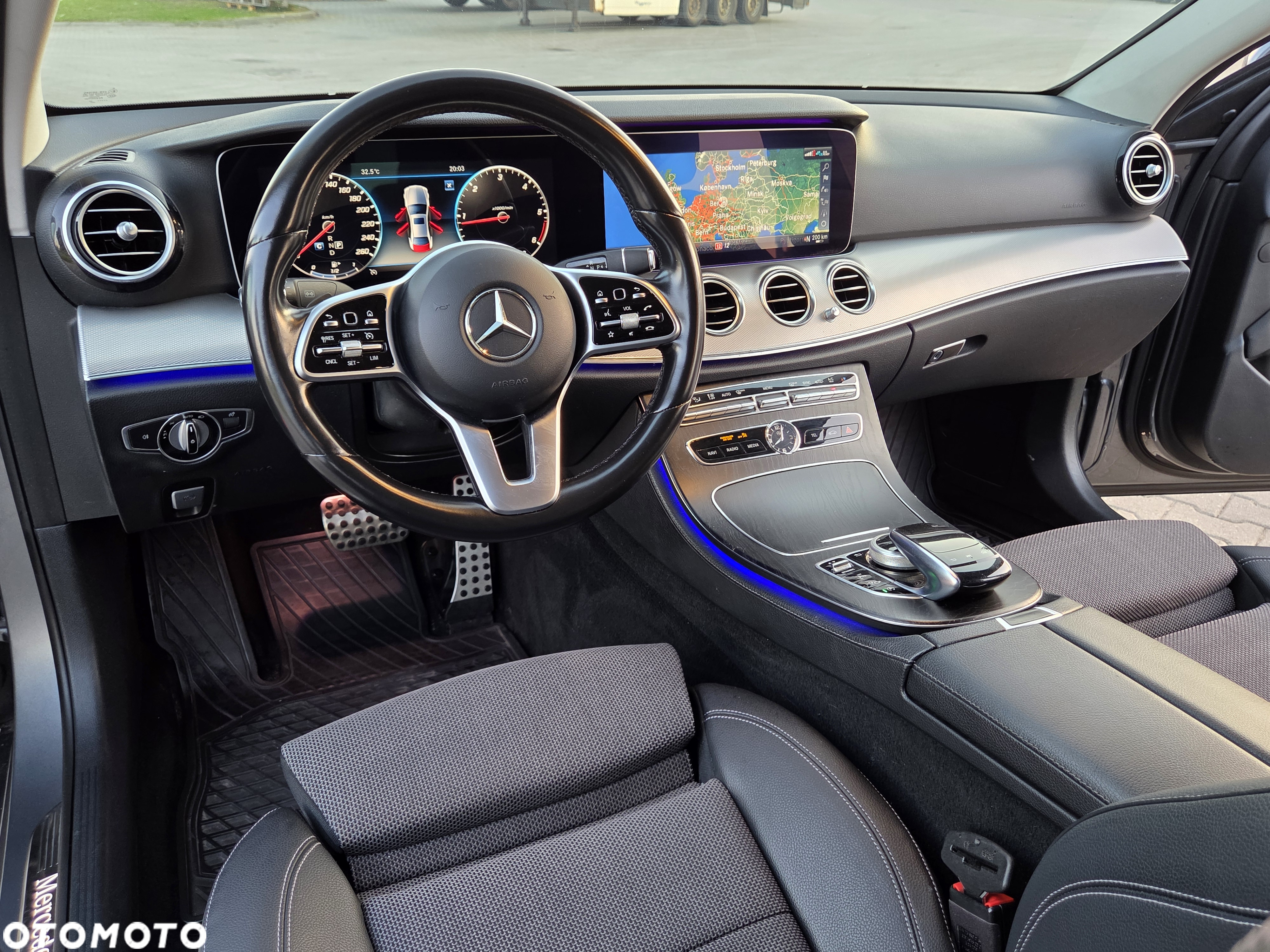 Mercedes-Benz Klasa E 220 d T 9G-TRONIC Exclusive - 21