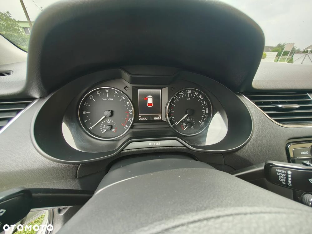 Skoda Octavia 2.0 TDI Elegance DSG - 11