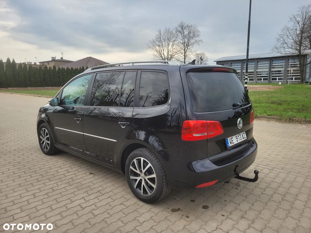 Volkswagen Touran - 4