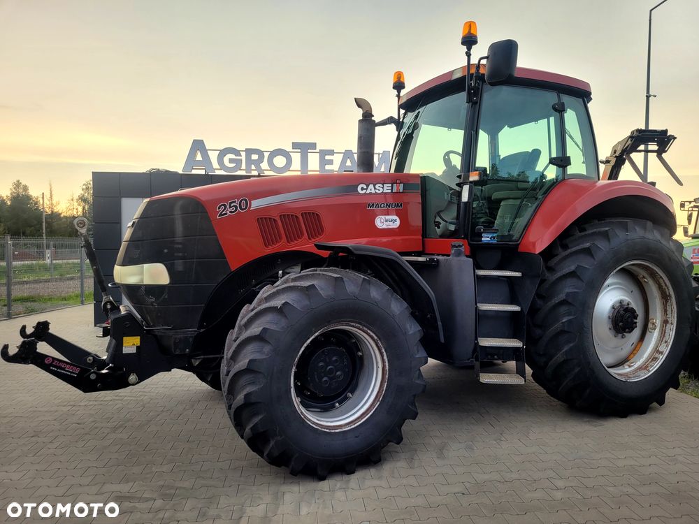 Case IH MAGNUM 250 - 12