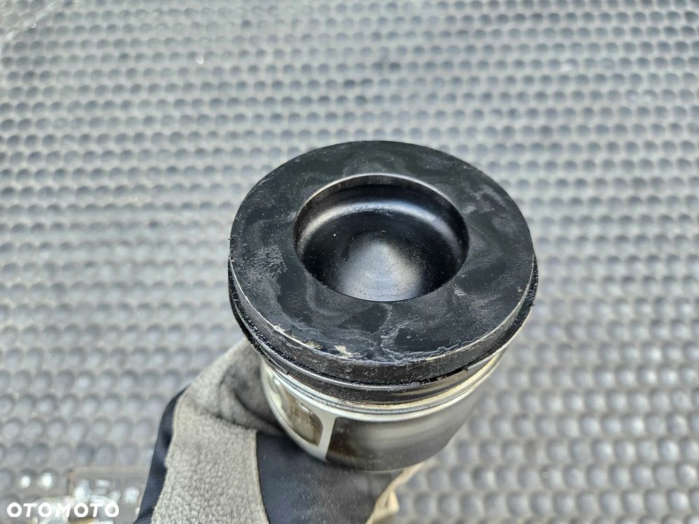 Używany Tłoki - 169 PLN - Otomoto.pl