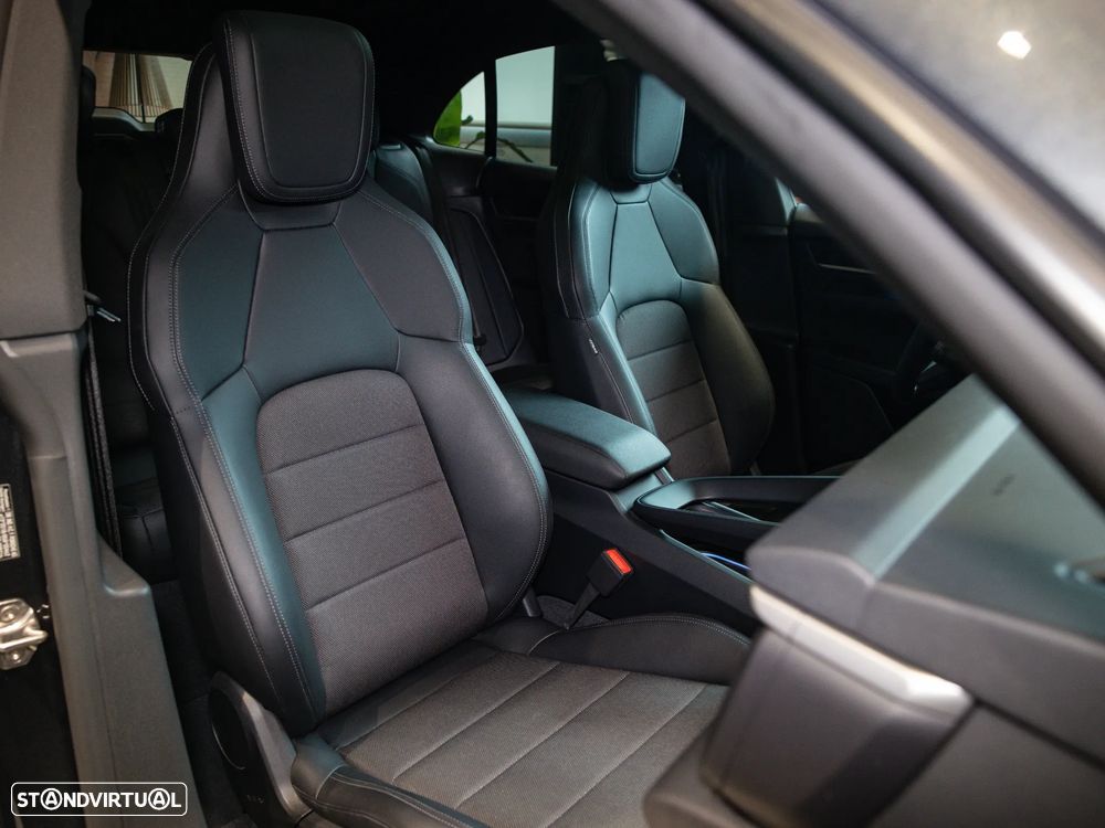 Porsche Macan Electric 4 - 37