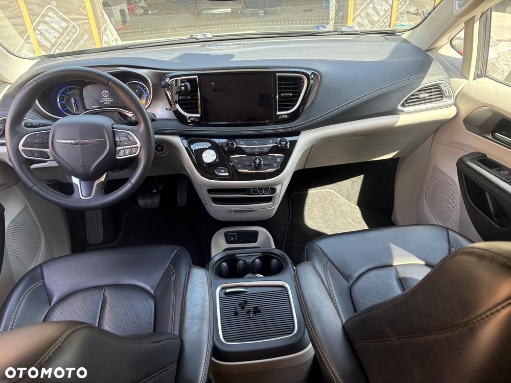 Chrysler Pacifica - 19