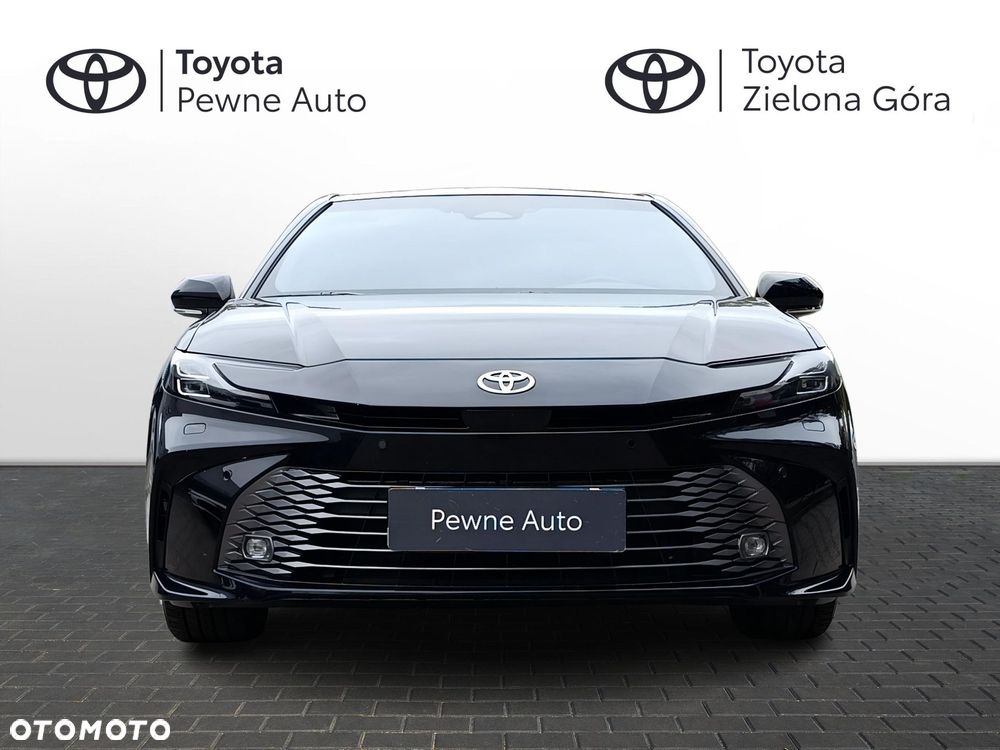 Toyota Camry - 4