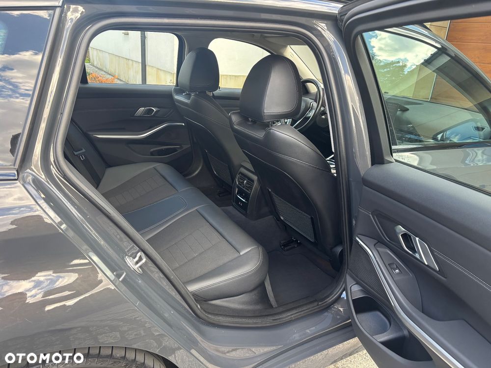 BMW Seria 3 320d - 15