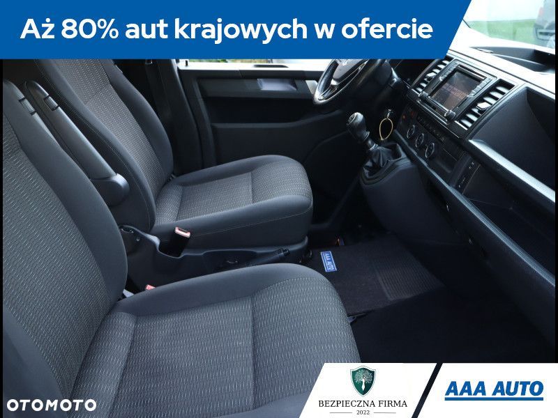 Volkswagen Caravelle - 10
