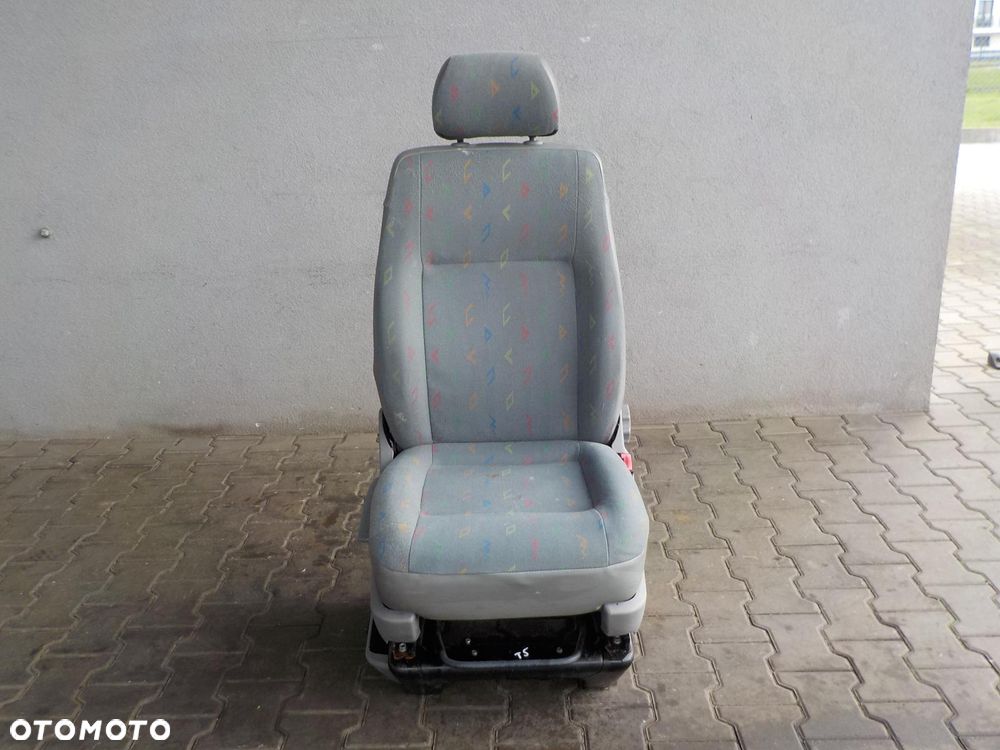 VW T5 FOTEL PRAWY PASAŻERA Z PODSTAWĄ INKA - 3