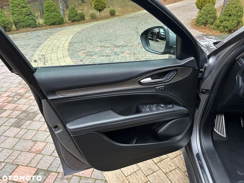 Alfa Romeo Stelvio 2.0 Turbo 16V AT8-Q4 B-Tech - 23